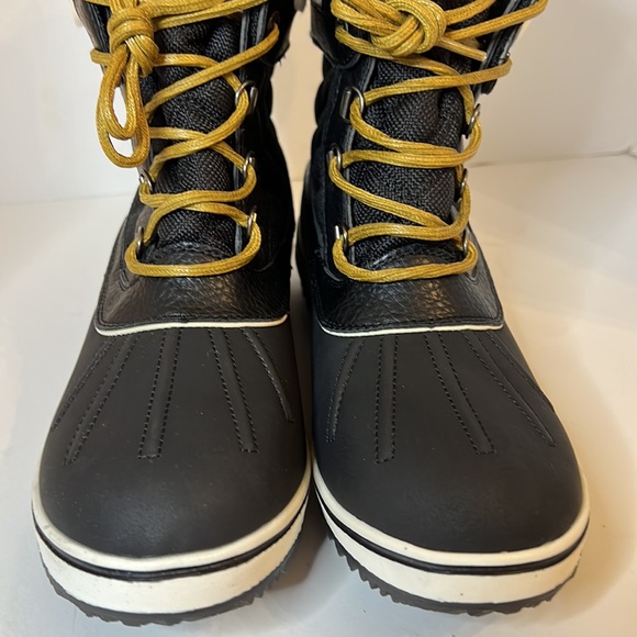 NWOT GLOWBALWIN BLACK AND WHITE WINTER BOOT SZ 10 - Picture 6 of 16